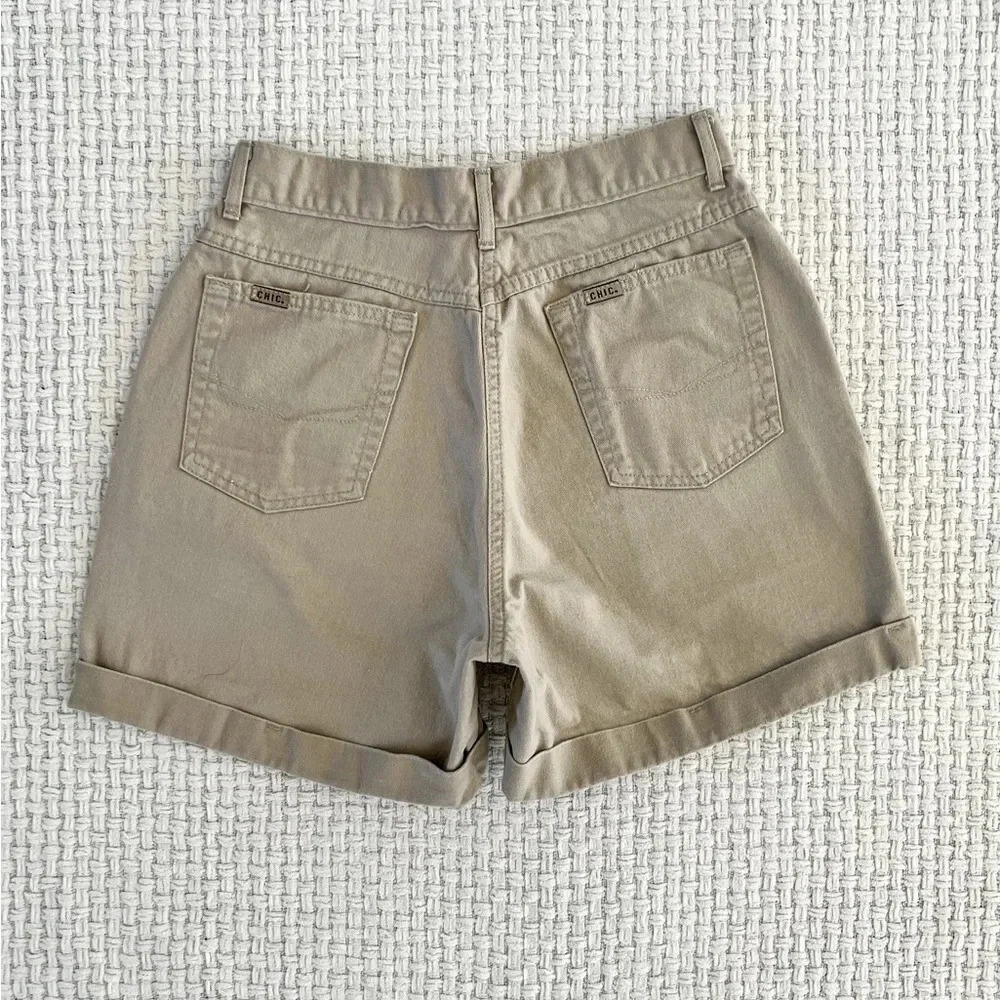 Vintage Chic Tan Shorts - Picture 3 of 5